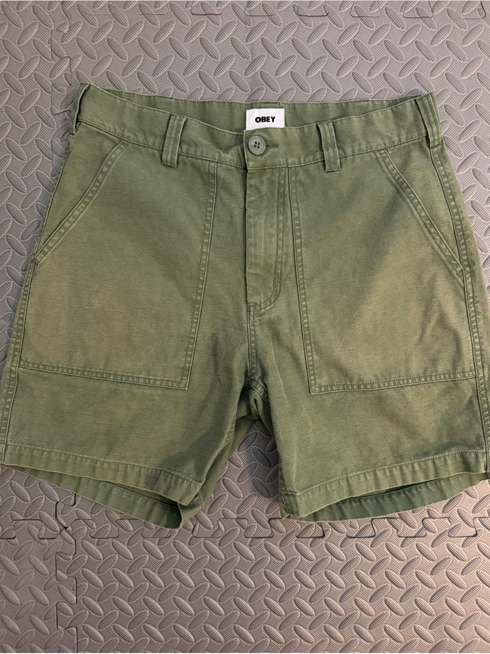 Vintage Obey Men’s or Women’s Olive Green Fatigue-Style Utility Shorts Size 30